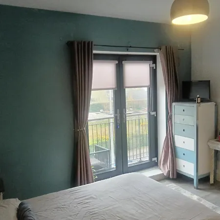 Cheap Modern Room Dublin Exterior photo